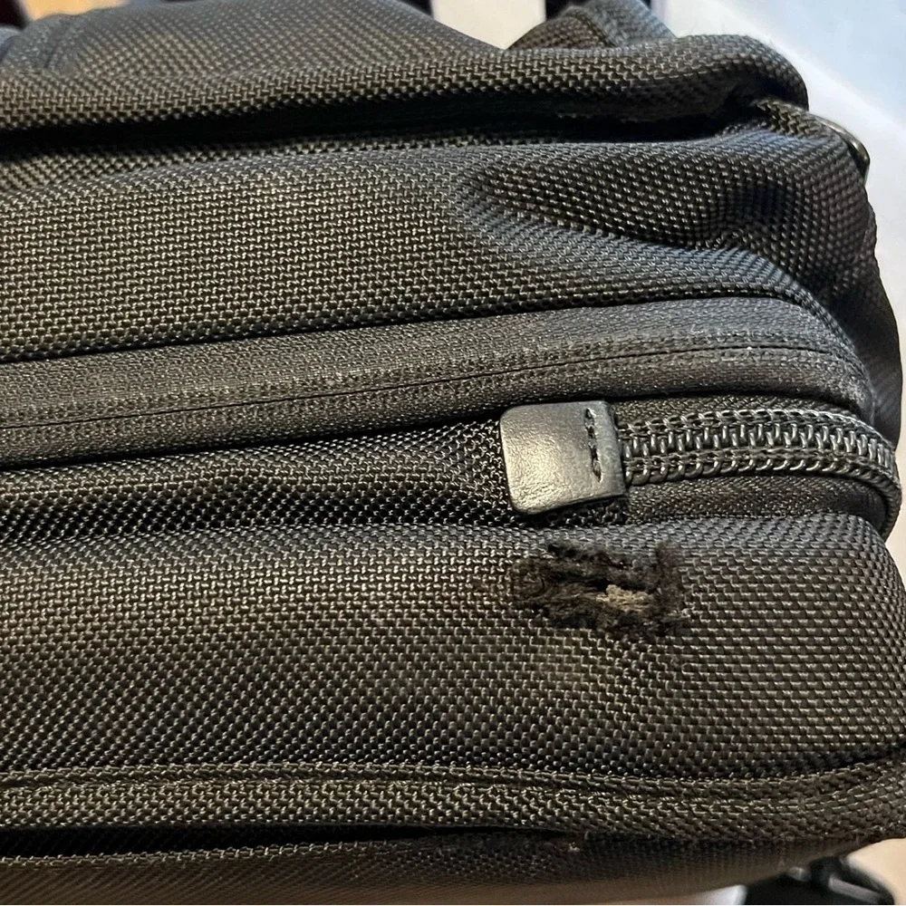 Tumi Travel Canvas Messenger Bag with Travel Slip And Shoulder Strap Laptop